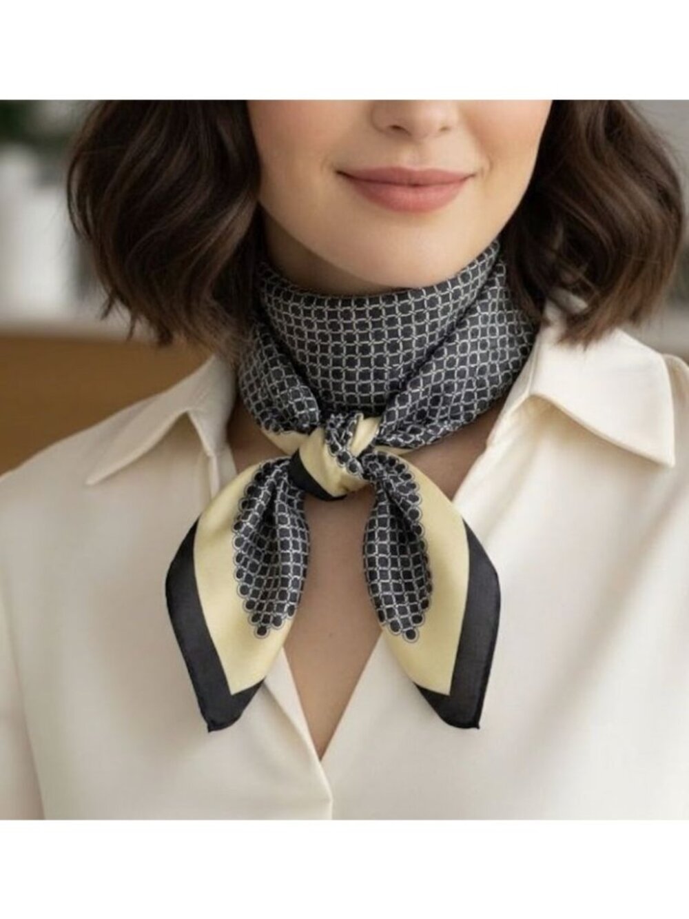❤️Silky Square Scarf Black Gold Geometric Chain Print Vintage Look wrap shawl❤️